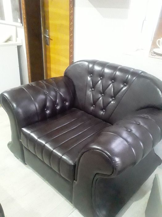 Коженинний диван кресло