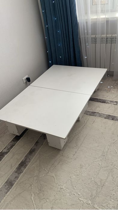 Продам не высокий стол