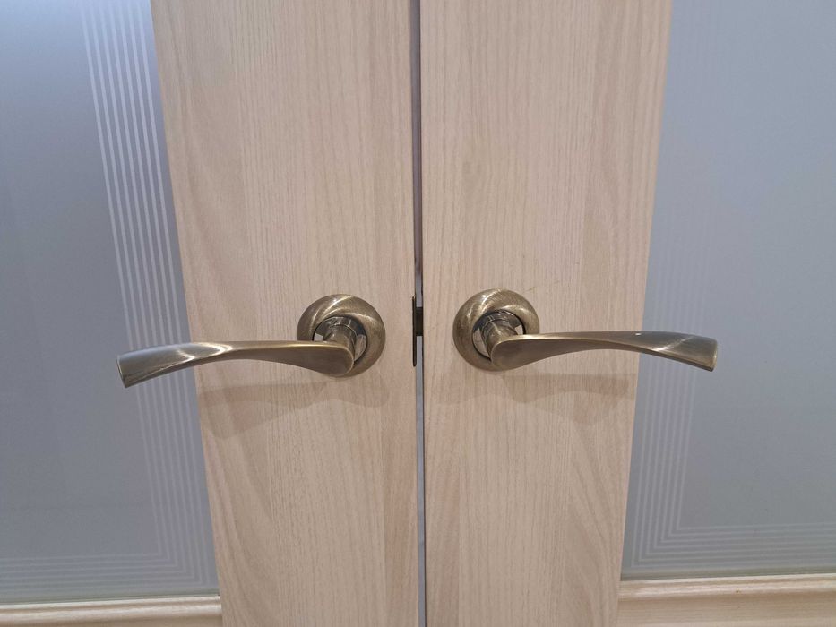 Двери б/у, 2 шт. 60×200 см, самовывоз