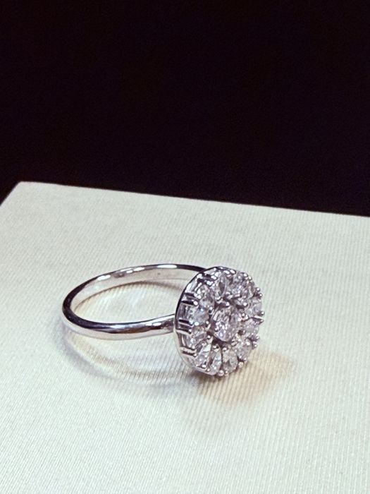 Дамски пръстн бяло злато и брилянти