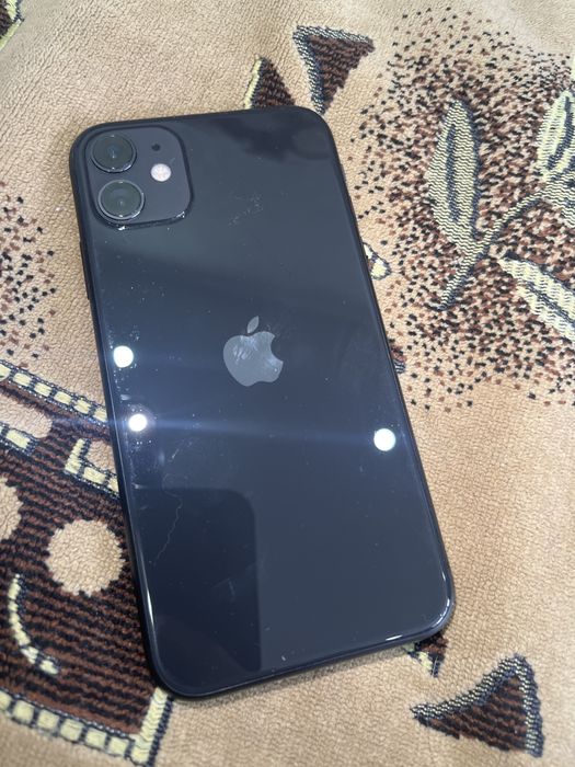 Продам айфон 11 с коробкой