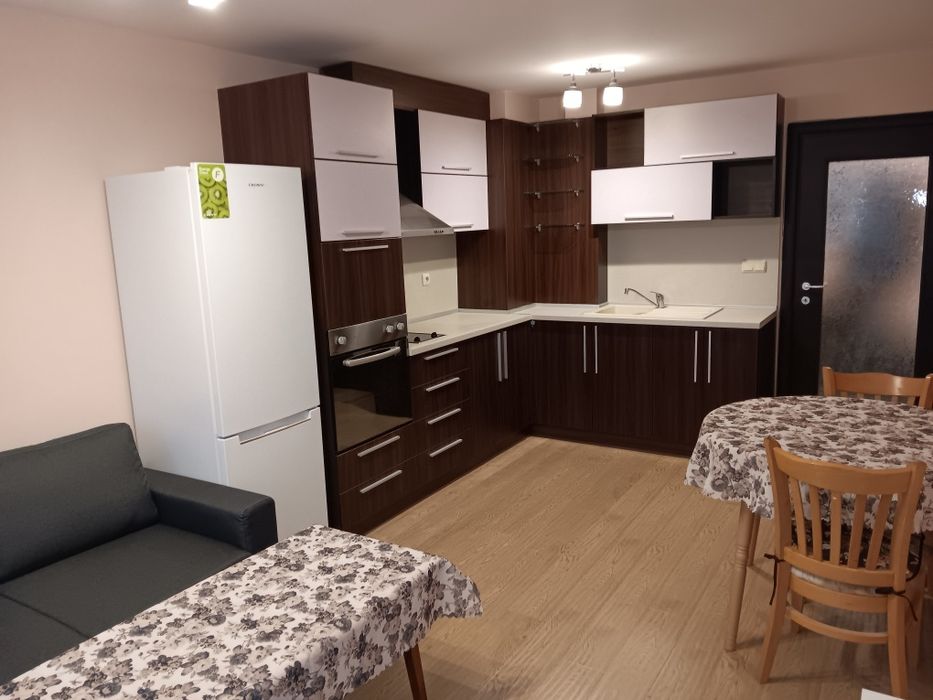 Дава се под наем Тристаен апартамент в Варна, Погреби - 75 кв.м за 600 € - Снимка #1