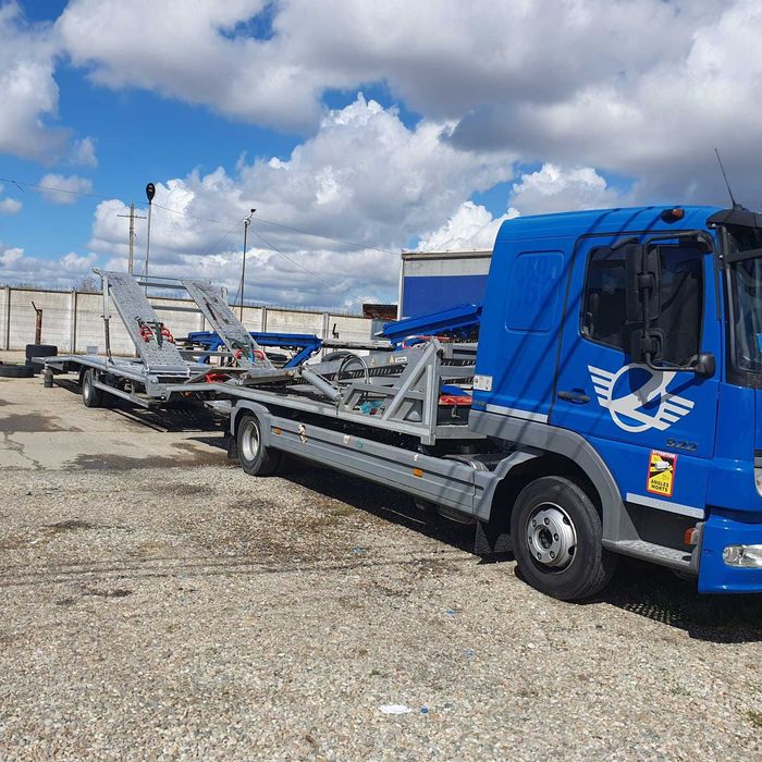 Transportor auto Mercedes Atego cu platforma Baranyai