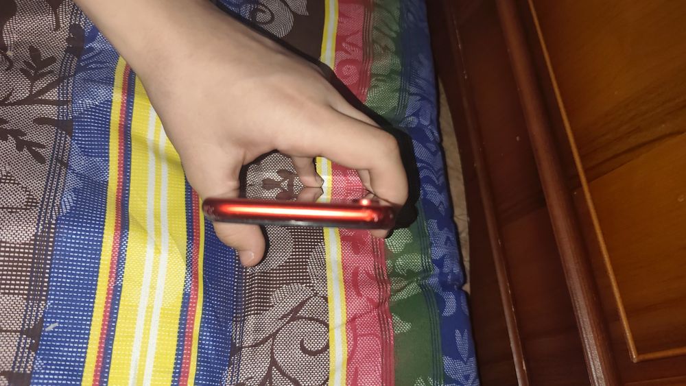 Продам телефон срочно!