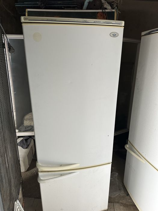 Жасап тұрған Холодильник сатылады.