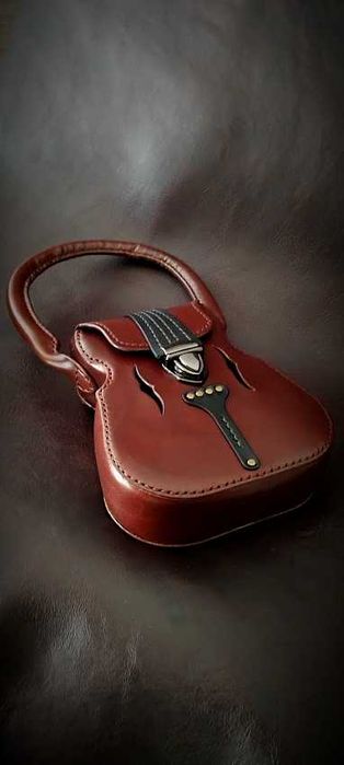Чанта от естествена кожа ръчна изработка /виолина/