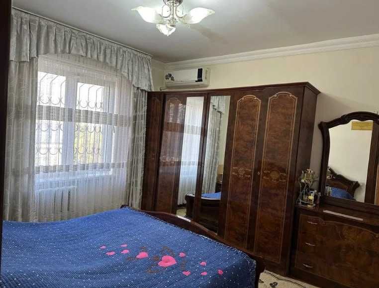 Квартира  4 комнатная 3 этаж 77 Серия Космонавты Мвд Метро рядом