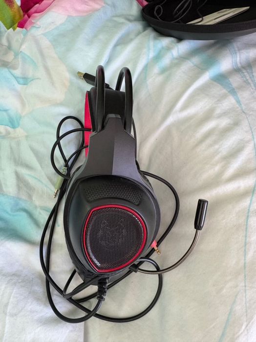 клавиатура и слушалки