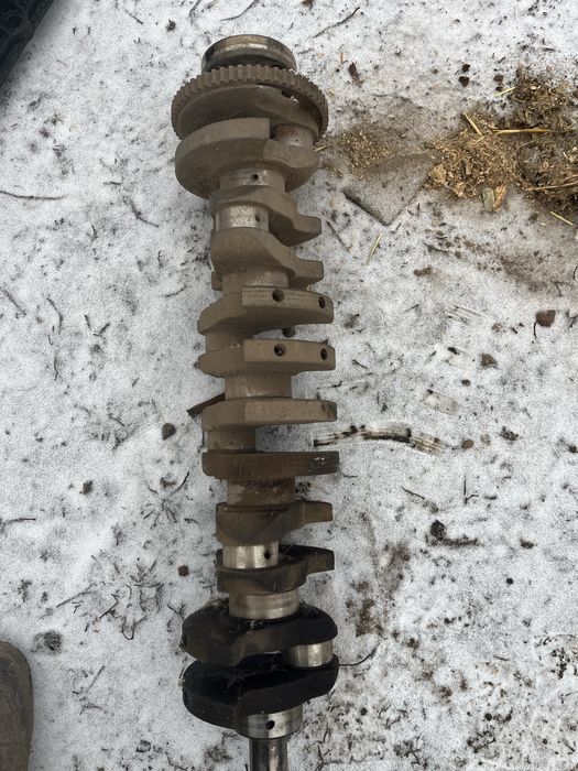 Запчасти от двиготеля бмв