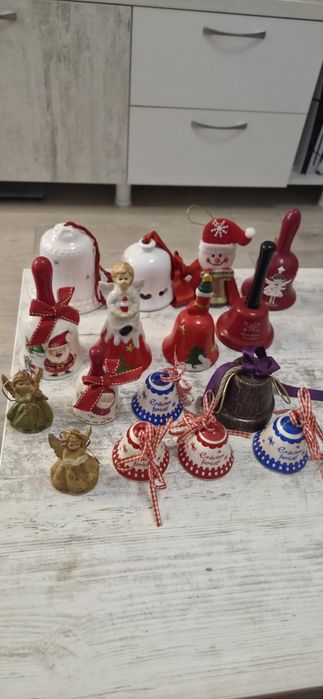 Vand clopotei de Craciun si ornamentali de colectie. Vezi 8 poze