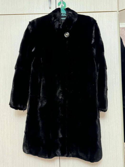 Продаётся норковая шуба новая