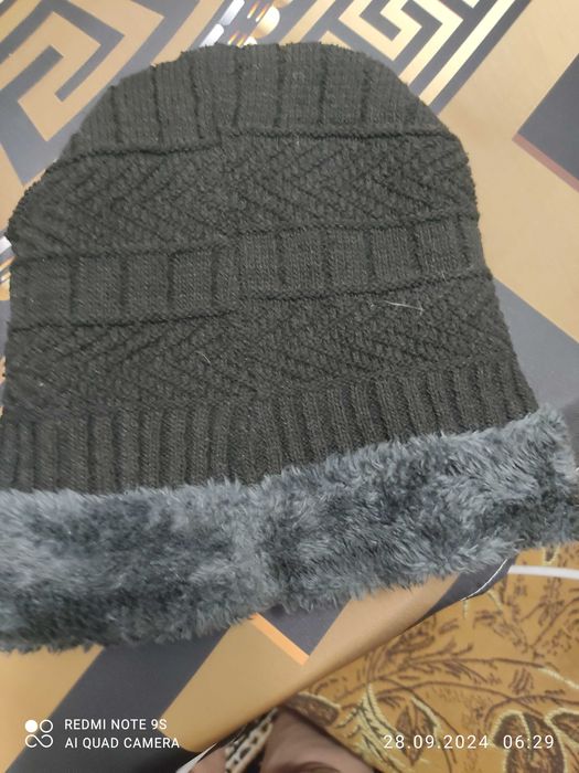 Продажа шапок, утеплённых.