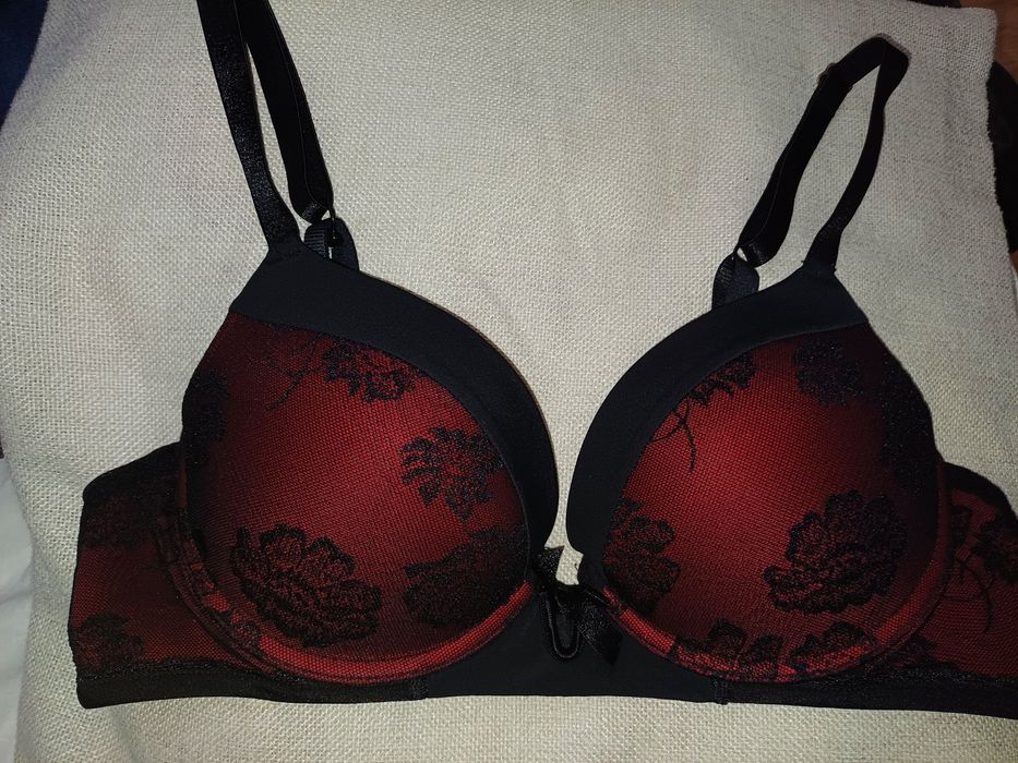 Triumph    сутиен 75 A