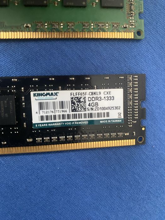 Rami de vanzare la pretul de 90 lei amandoi