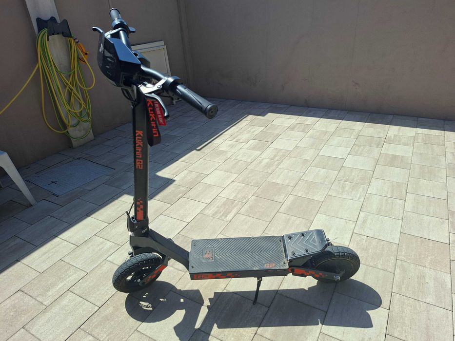 Trotineta Kukirin G2 2025