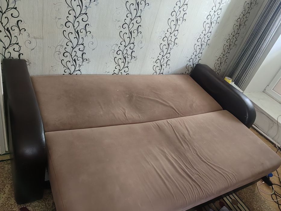 Продам диван двух спальный