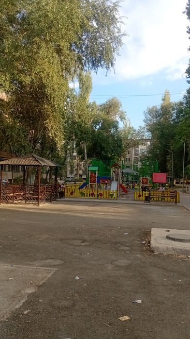 2х ком. кв.продам в 10мкр дом 10