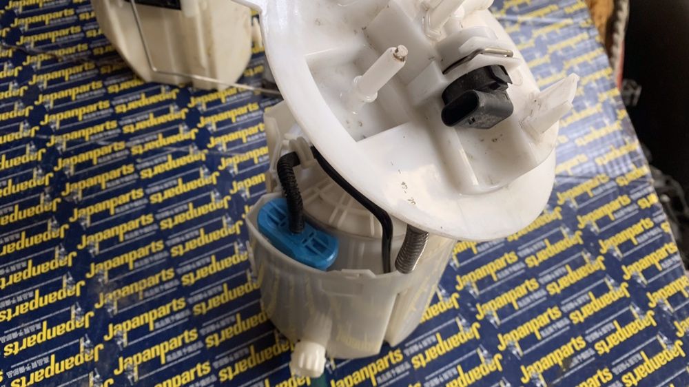 Бензинова помпа за Mercedes W167   W205  W223