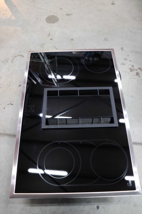 Bosch PKM845F11E Series 6 котлон за вграждане с вграден аспиратор,80см