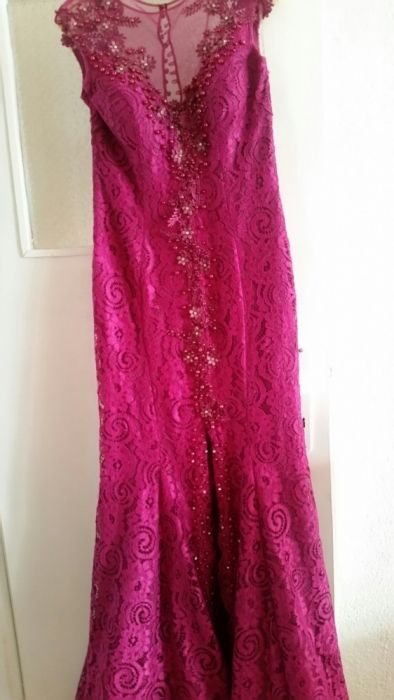 Продавам официална рокля от дантела с подплата Турция