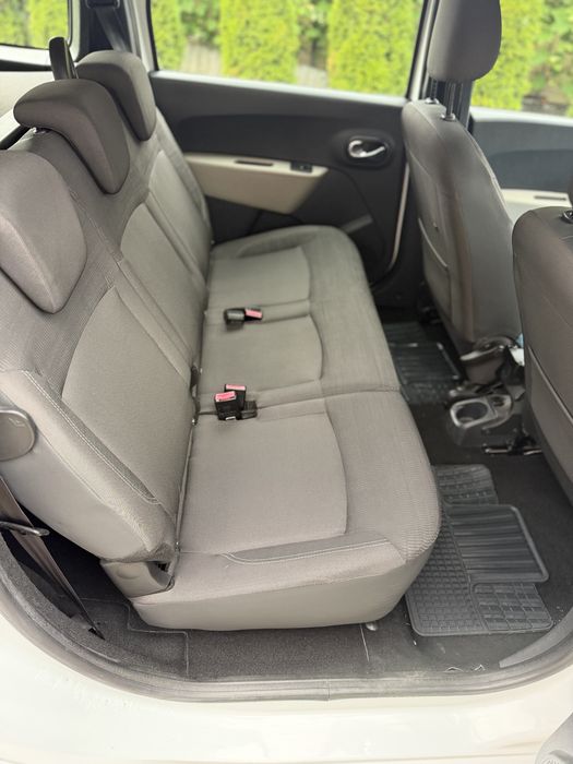 Dacia lodgy 1.5 dci an 2013 / navigatie / incalzire in scaune