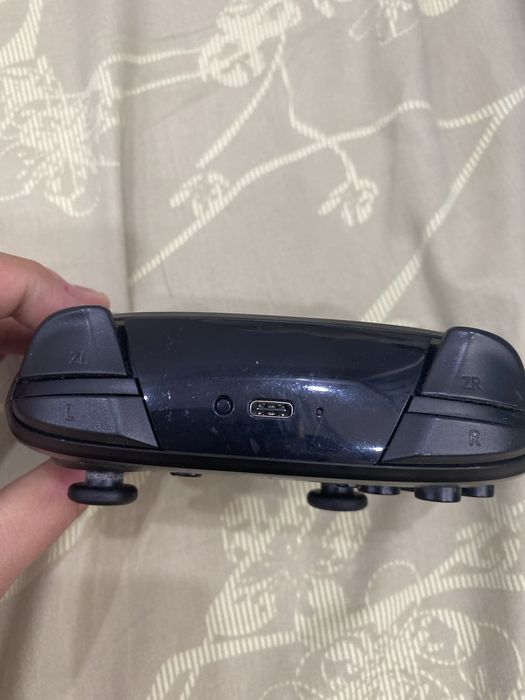 Nintendo Switch Pro Controller — как новый