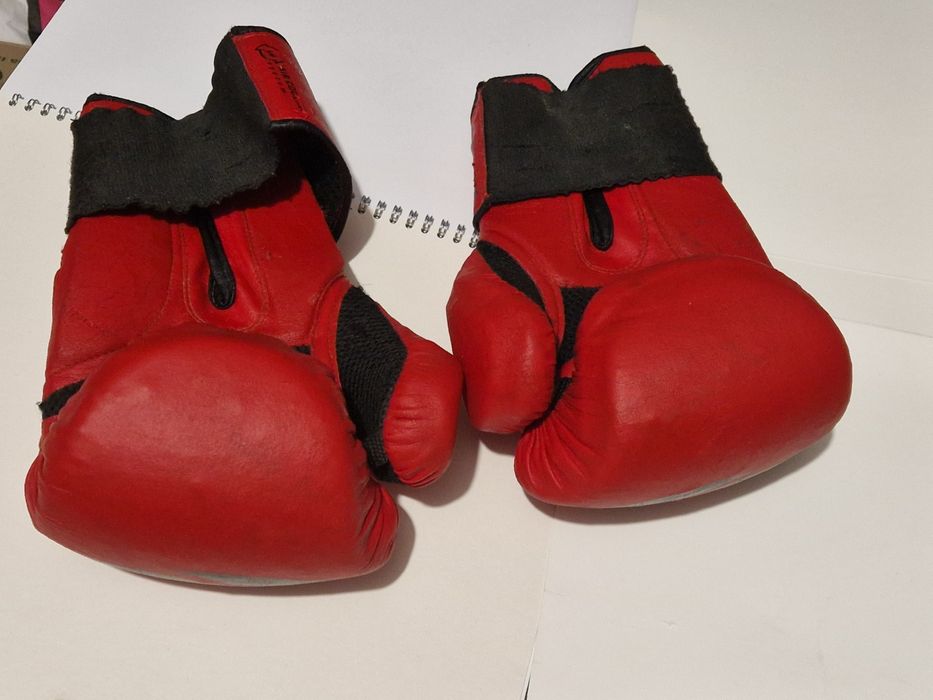 Mănuși de box folosite