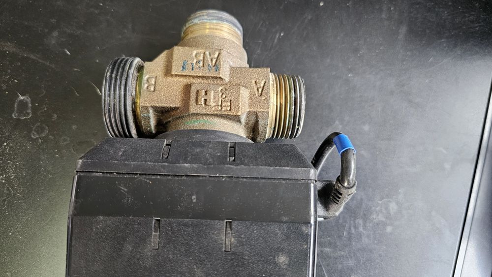 3 пътен клапан бойлер термопомпа трипътен клапан