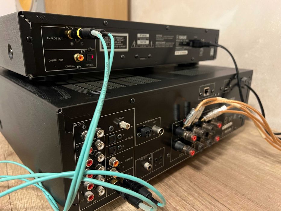 Yamaha R N500 reciver si Yamaha CD-S300 disc player