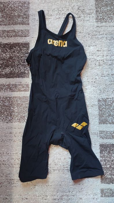 Costum inot Arena