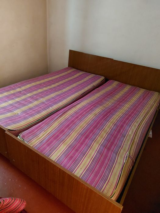 2 шт.  импортные лакированные кровати