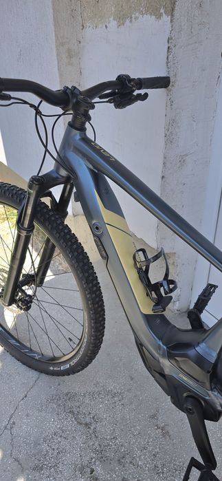 Bicicleta electrică Specialized