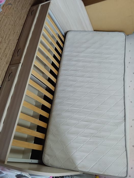 Кровать с ортопедическим матрасом