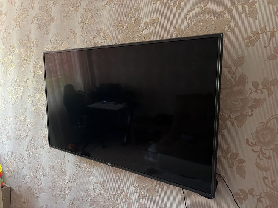Телевидор LG. 48-49 дюймов
