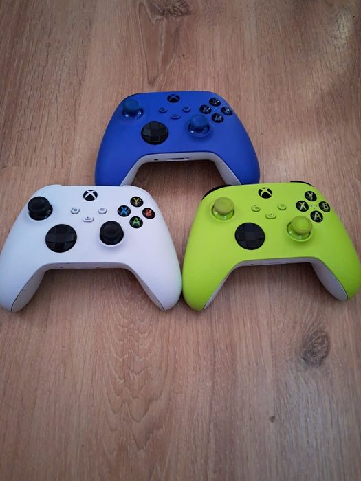 Vând Xbox series s 512 gb