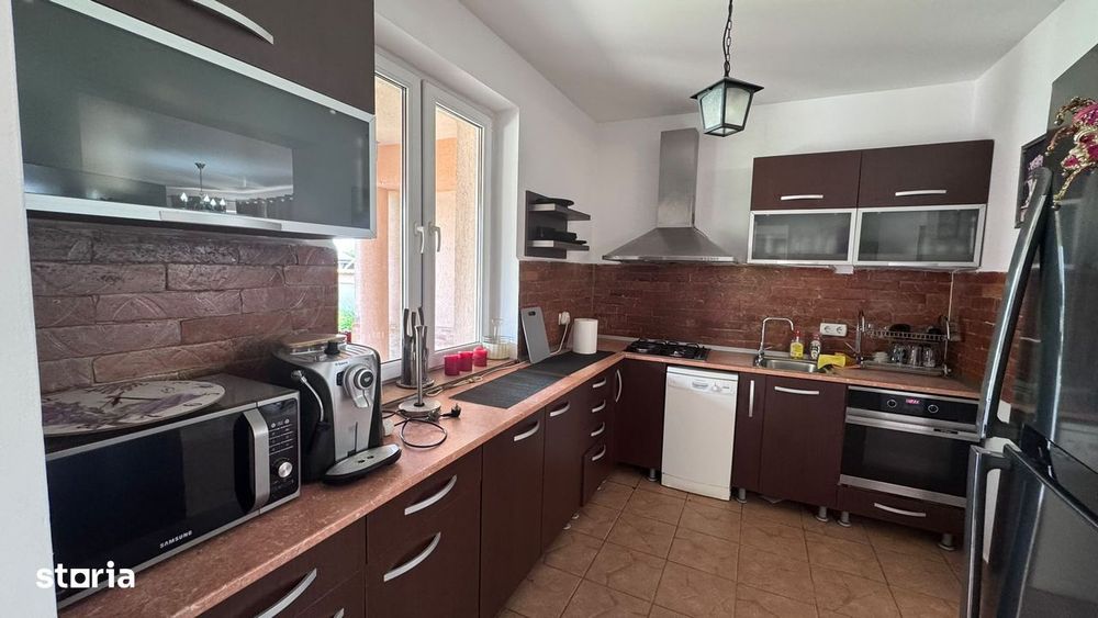 Casă cu 3 dormitoare de închiriat, Sântandrei