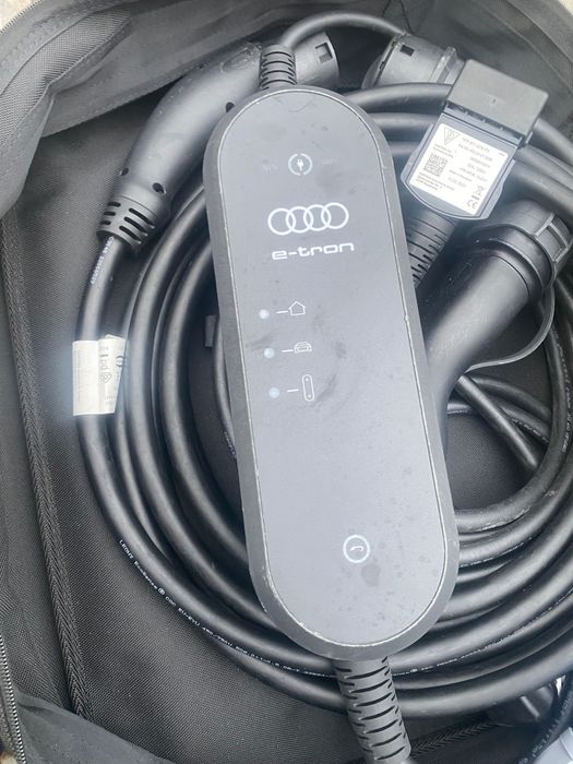 Stație de încărcare auto încărcător Audi E Tron