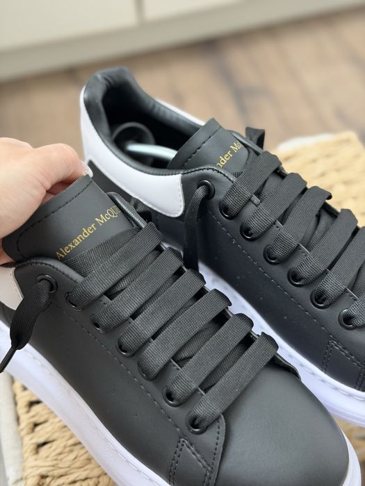 Adidasi ALEXANDER MCQUEEN l Produs NOU Tenesi | Adidasi Baieti | Fete | Alexander McQueen Negru - Alb | Adidasi Model NOU | Produs Calitate PREMIUM