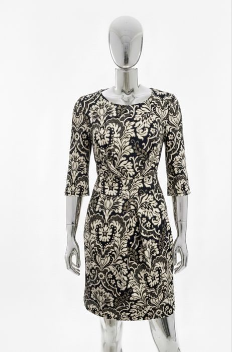 Платье очень качественное S/M размер узоры