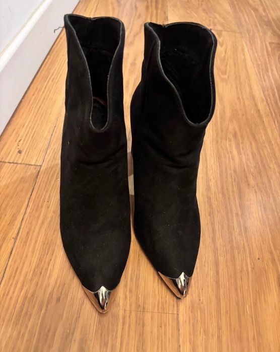 Botine cu varf metalic marimea 38, imitatie de piele