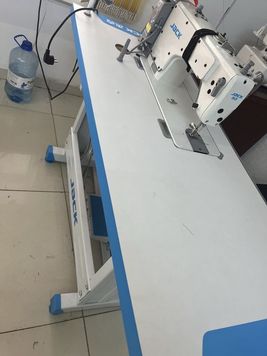 Продам швейную машинку jack