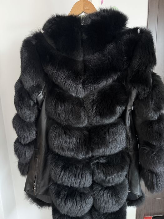 Haina din blana de vulpe lunga