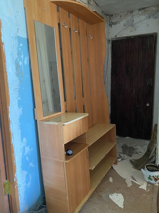 Прихожая вешалка