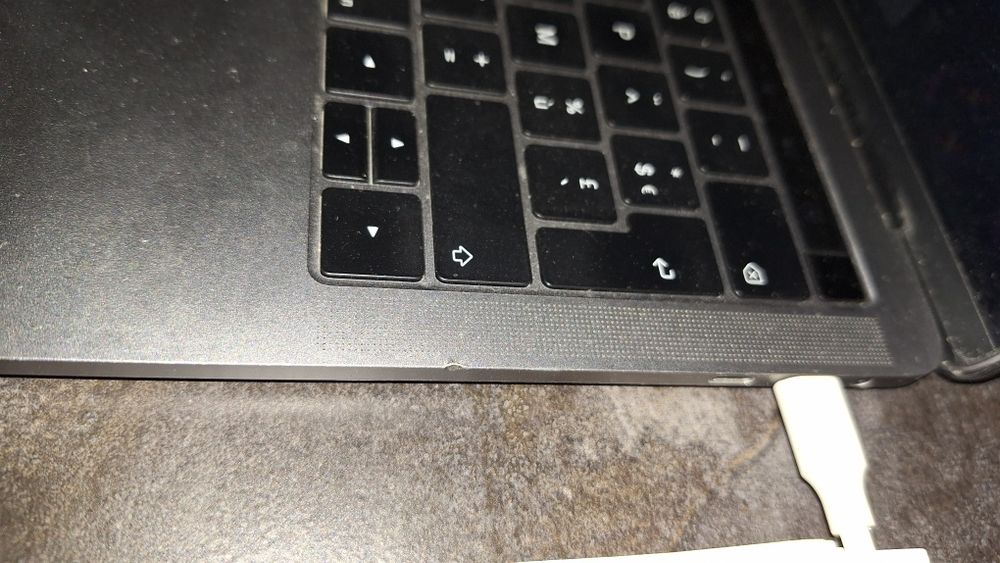 MAC Book PRO i5 РАМ 16 А1989 (2019)