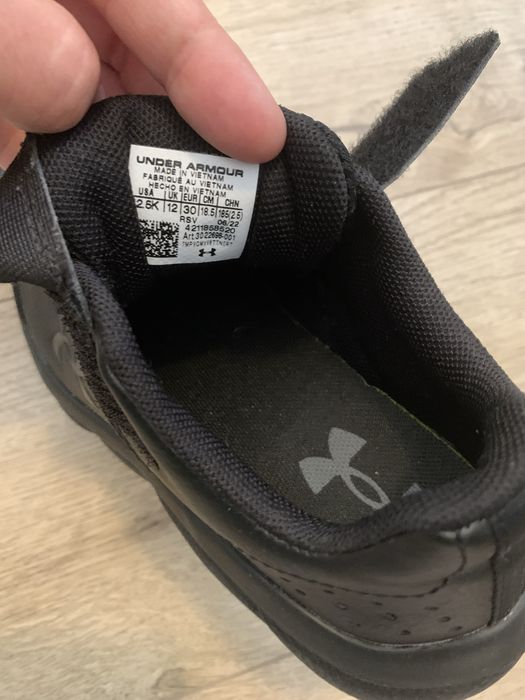 Adidasi negri Under Armour copii, marimea 30