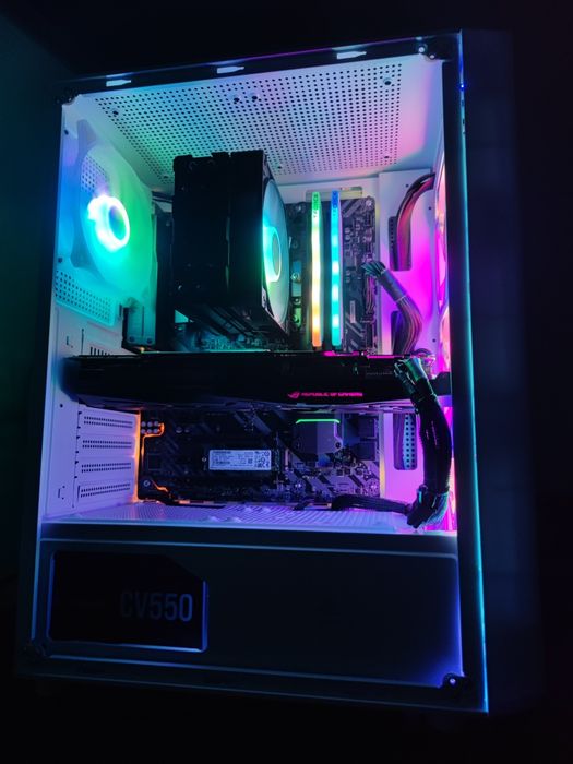 Gaming PC White i5 8600k, Strix GTX 1070 8 GB, 16 GB DDR4, SSD 512