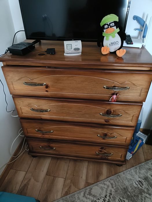 Vind dormitor lemn masiv