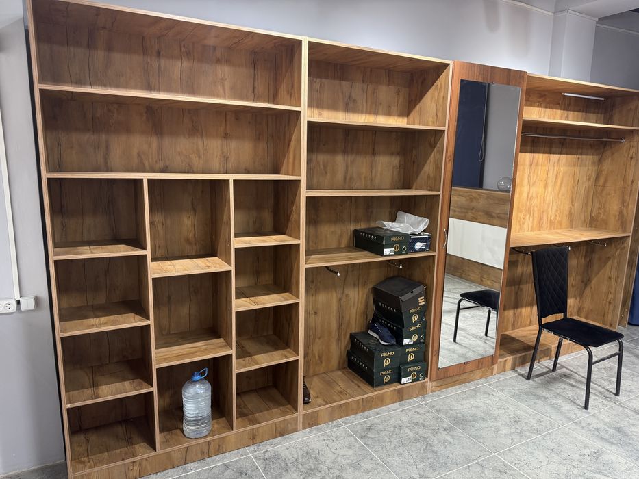 Мебель для магазина одежды