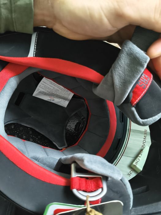 Cască moto Alpinestars Supertech R10 Solid Carbon.