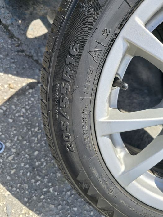 Оригинални  джанти за BMW ( 16 ')с почти нови зимни гуми! - 1 и 3 серия